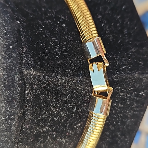 Gold Tone Snake Chain Collar Necklace V-Shaped Centerpiece Red/Blue Women's OS - Picture 4 of 4